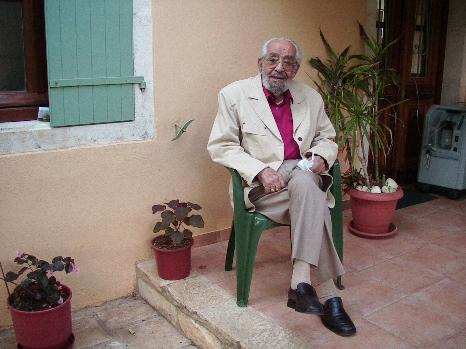 976942_10151745211813573_2061181875_o